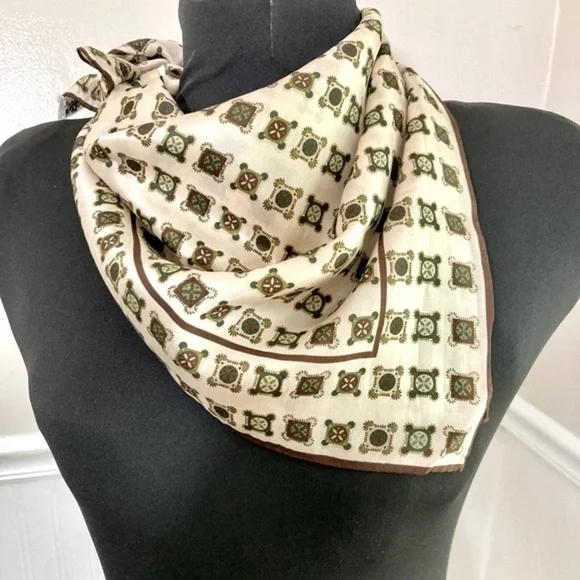 ECHO signed vintage scarf, Chinon/Silk, EUC - Picture 5 of 9